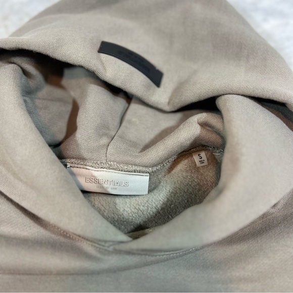 Fear of God Essentials Relaxed Hoodie 'Desert Taupe' - Picture 5 of 5